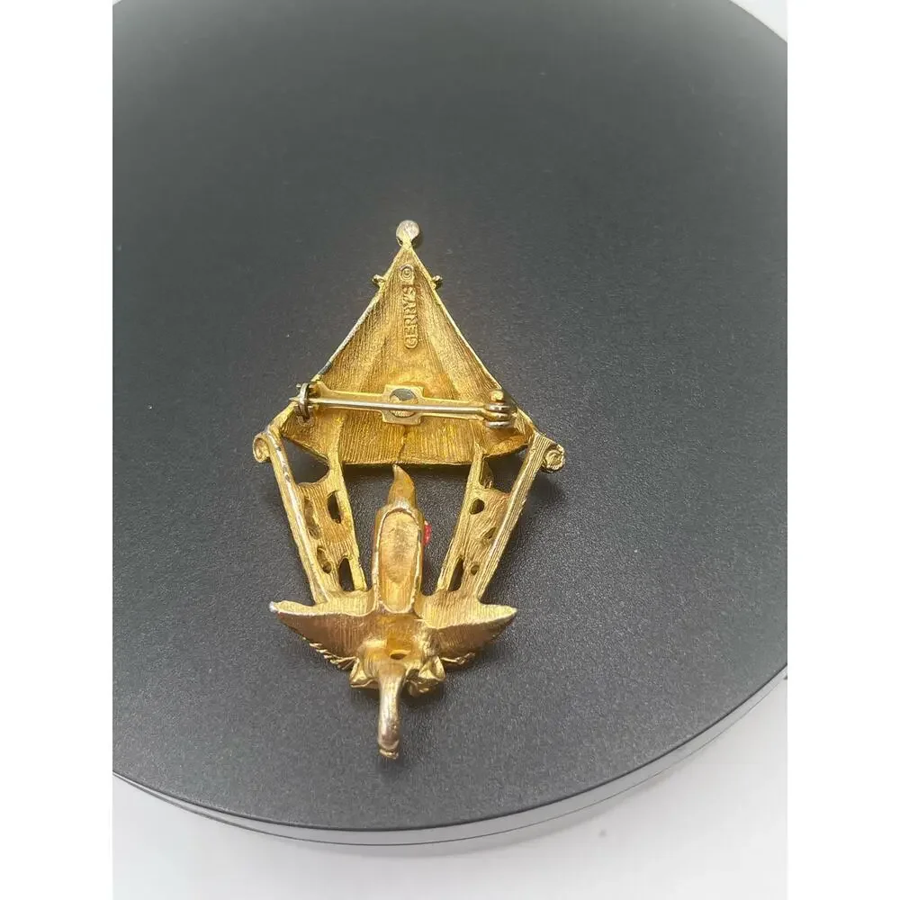 Gerry's Vintage Holiday Christmas Lantern‎ Gold Tone Lit Candle Bow Brooch